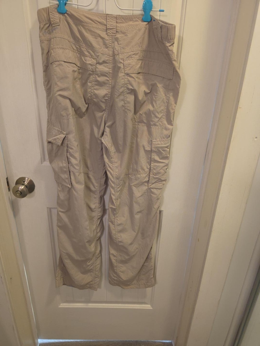 Columbia Men's Cargo Pants in Light Khaki - Picture 2 of 5